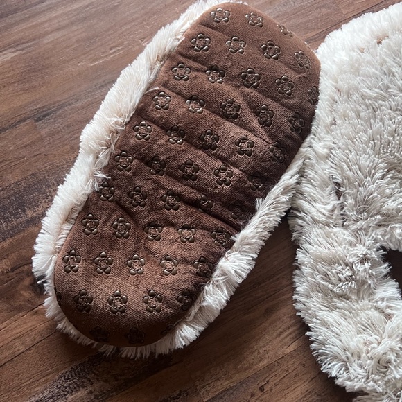 Marshmallow Brown Warmies Slippers - Picture 3 of 4